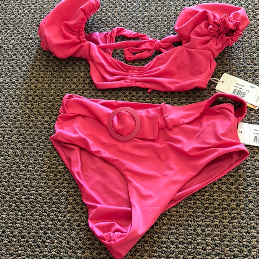 NWT Agua Bendita Romona Luau bikini. Size small top and medium bottom